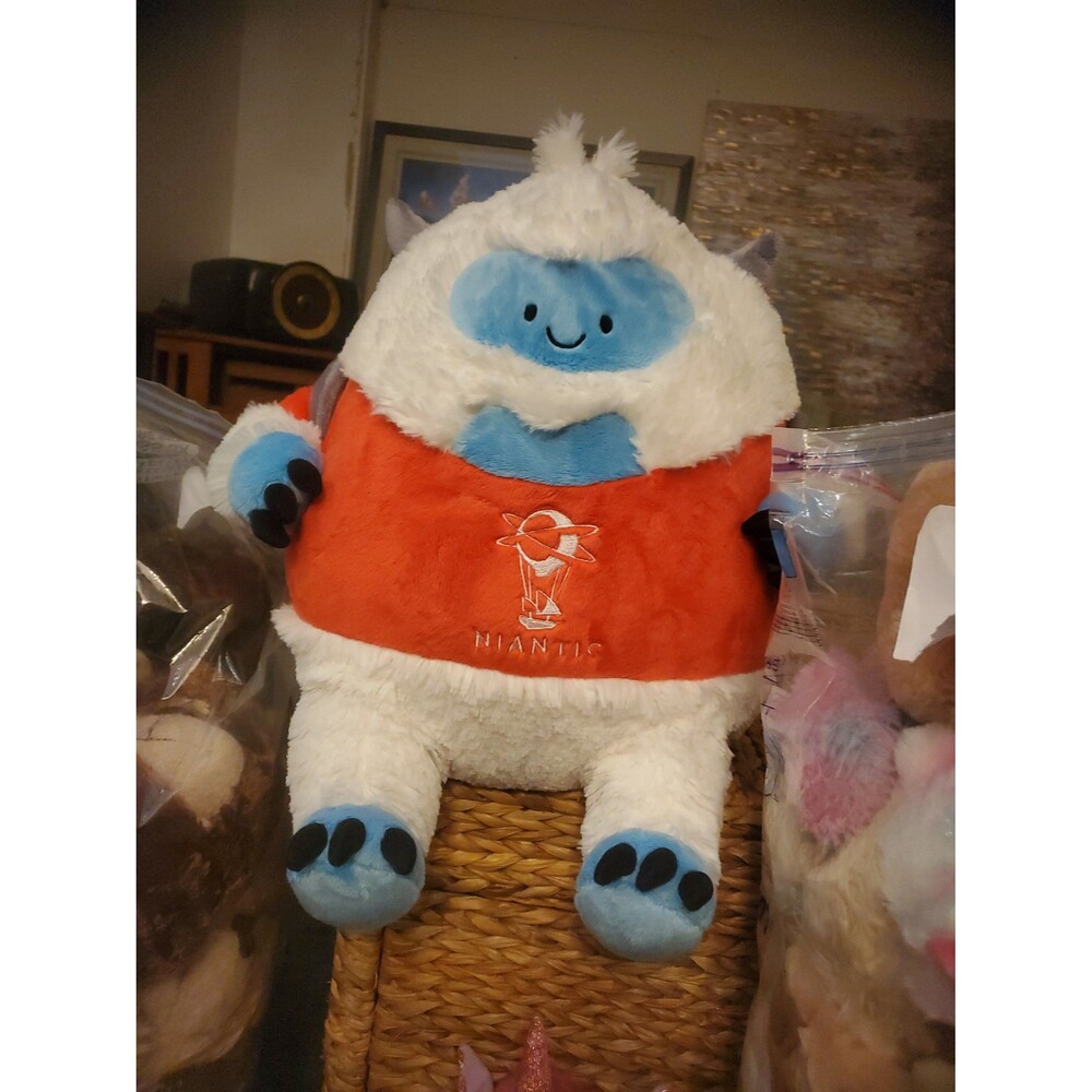 Squishmallow Niantic Yetti Squishable